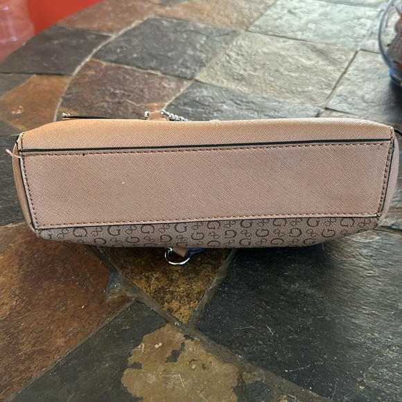 Guess Purse - Picture 6 of 6